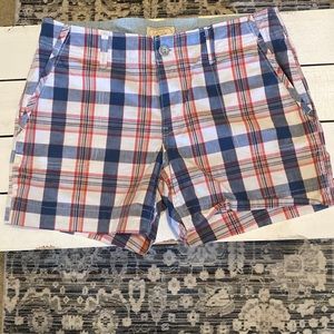 Women’s Levi’s plaid shorts. Size 8.